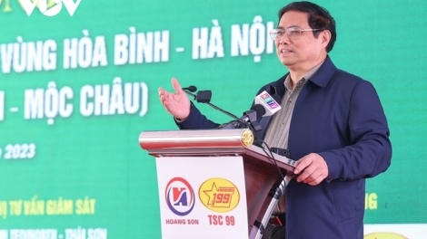 Khua knŭk kna nao hlăm knăm kčưm rŭ mjing êlan dơ̆ng mkŏ krĭng Hòa Bình - Hà Nội leh anăn êlan dơ̆ng pral Sơn La