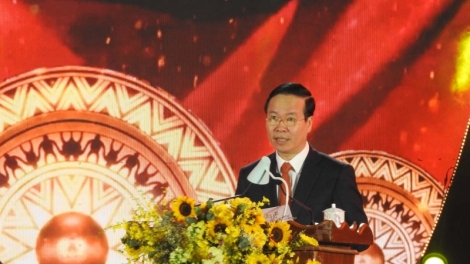 Ơi Võ Văn Thưởng nao jơnum, đĭ pơhiăp hơdor glăi 110 thun akŏ pơdong Kon Tum