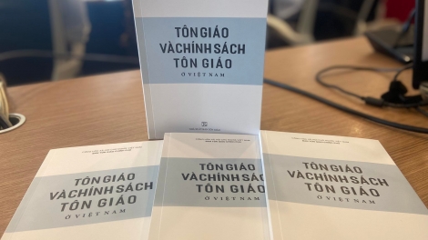 Việt Nam mbơh Sách Trắng mpeh nău chroh