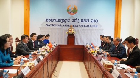 Hội đồng Dân tộc Quốc hội Việt Nam n'hanh Ủy ban Dân tộc Quốc hội Lào n'hao dăng tâm boh
