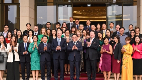 Khua git gai pơ ala mơnuih ƀon sang bưp Khul khua anom bơwih ƀong prong mơng Khul sĭ mơdrô Mi - ASEAN