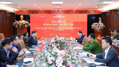 Ding jum kông an jơnum bơkơtuai “Akŏ pơjing anih djă pioh mrô rơnoh dêh čar”