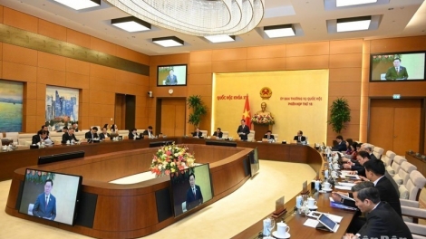 Nhăn boóp p’rá apêê đại biểu Quốc hội chuyên trách ooy muy bơr râu xa nay ga măc âng dự án Luật K’tiêc k’bunh (bhr’lậ)