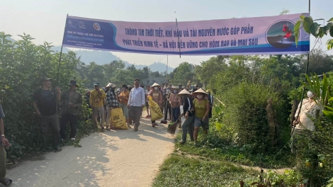 Nam Giang: Lướt bhrợ príh doóh pa liêm vệ sinh môi trường