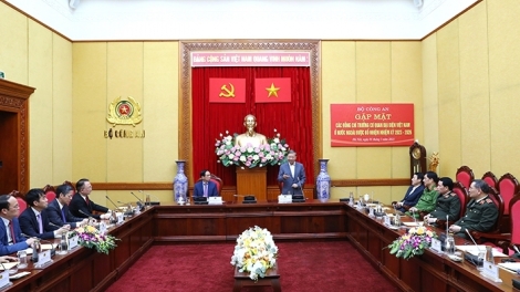 Ƀộ trưởng Ƀộ Kwang àng ồng Tô Lâm tìp măt ală Kwang atbồ Anih lơh broă ala măt lơgar Việt Nam tàm lơgar bơdìh