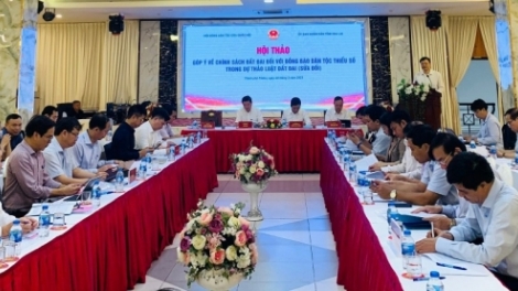 Hội đồng Dân tộc ƀư rgum nchră rgop nău kơl neh ntu đah nkual rnoi mpôl đêt tâm dự thảo Luật neh ntu 