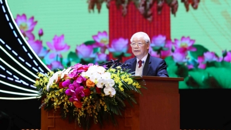 Tổng Bí thư Nguyễn Phú Trọng vang năm Pơm lêh tơbăt 75 sơnăm Kŏng ang kon pơlei hŏk pơhrăm, jang kiơ̆ Tơdrau tơdrong Ƀok Hô pơtho