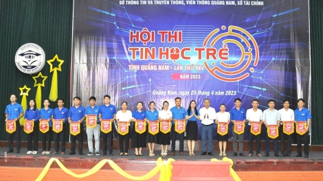 124 thí sinh ting pâh bh’rợ tr’thi Tin học p’niên k’tứi tỉnh Quảng Nam g’luh 25 