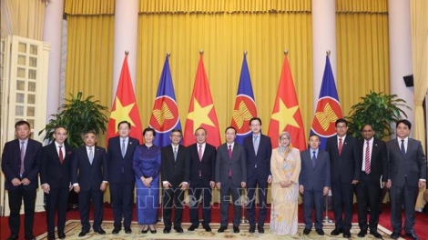 Kruanh dak Võ Văn Thưởng vơt ăp ntoh măt bah ăp dak tâm ASEAN