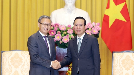 Khua lăn čar Võ Văn Thưởng tŭ drông Khua Êpul bruă hŏng tač êngao gưl dlông Lào 