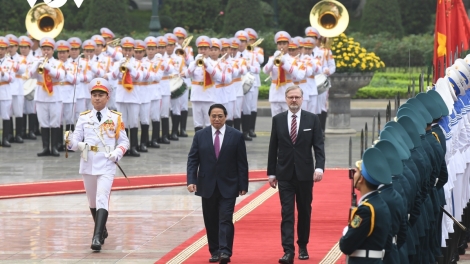 Pôa Phạm Minh Chính, Ngế pro xiâm hnê ngăn Chin phuh pơkuâ leh tơdah Ngế pro xiâm hnê ngăn kong têa Séc - pôa Petr Fiala 