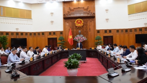 Thủ tướng Cíñ phủ ồng Phạm Minh Chính đơng lam pơrjum bè ală broă lơh tơrmù priă cồng ai càn priă, bơta lơh broă drà kă bro trái phiếu mpồl lơh sa kă bro dê  