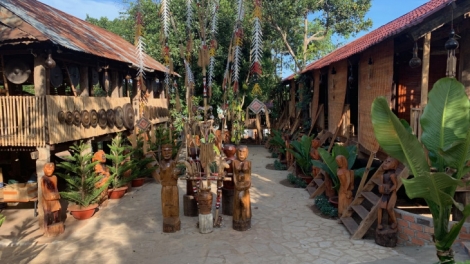 Bơ̆t bơtàu ƀòn Ốp, ƀòn dờng Pleiku gơs ƀòn niam chài nhơl chờ mpồl bơtiàn geh pơnrơ ngan