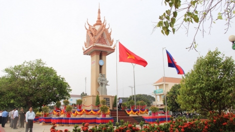 ពត៌មាន ម៉ោង​ ៦