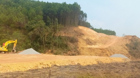 QUẢNG NINH: CHƯỚNG CHỎI TÀNG THÂNG BÚNG SLUNG, BÚNG QUÂY QUẸNG