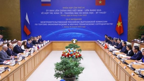 Tal jơnum lok 24 Jơnum min pơlir hơbit Kơnuk kơna Việt Nam hăng Nga 