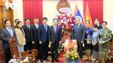 Bí thư Thành uỷ Đà Nẵng haanh deh Tết ty đanh Bunpimay âng Đhanuôr pazêng c’bhuh đhanuôr Lào