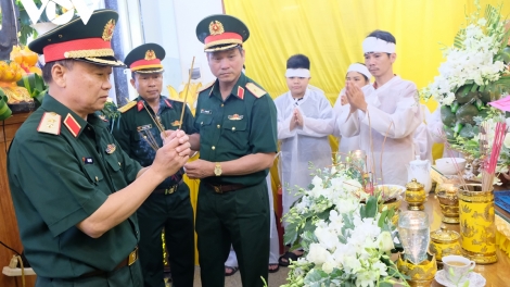 Bộ Tư lệnh Quân khu 5: Lum, p’too moon ma nưih đong, pr’loọng đong apêê ma nưih bhrêy tăh bhuông păr