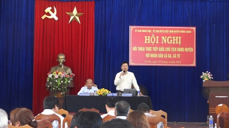 Chủ tịch UBND chr’hoong Đông Giang lưm prá lâng đhanuôr chr’val Ba lâng chr’val Tư