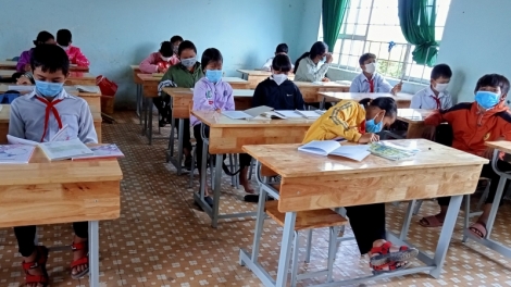 Đắk Lắk: 1.300 học sinh lơi học