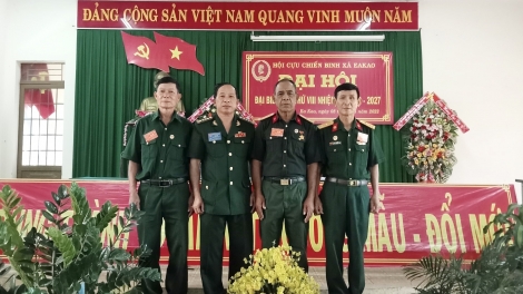 Dôm bơngai đảng viên bơngai Êđê pơm jŭk yŭk trong hơlau