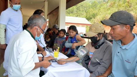 Khám cr’ay, cher đoọng pr’hêl ha đhanuôr Lào bêl Tết Bunpimay
