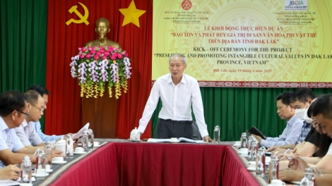 Dak Lak: Ntơm ƀư trong nchrăp Mât ndray n’hanh ntik uĕh drăp ndơ ơm yău ntlơi an tay văn hóa mô mpơl săk tă bah Hàn Quốc kơl