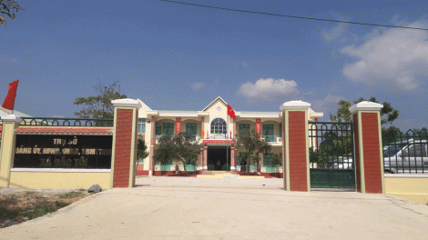 Bh’cộ chr’hoong Nam Giang prá xay đăh bhrợ têng vel bhươl t’mêê đhị chr’val Đắc Tôi