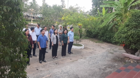 Phó Chủ tịch nước Võ Thị Ánh Xuân năc cớ tươc lum, đoọng pr’hêl đhị tỉnh Bến Tre