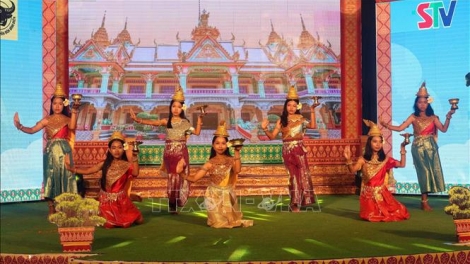 Sóc Trăng: Tơợp xay bhrợ tr’thi Văn nghệ apêê trường Phổ thông Dân tộc nội trú