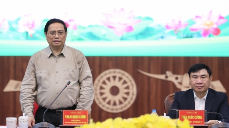 Thủ tướng Cíñ phủ ồng Phạm Minh Chính lơh broă mờ Ƀan Thường vụ Tỉñ ủy Điện Biên