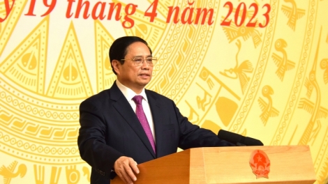 Thủ tướng Cíñ phủ ồng Phạm Minh Chính đơng lam pơrjum dơ̆ 4 bơh Mpồl đơng lam tam gơl wơl hàn cíñ bơh Cíñ phủ dê