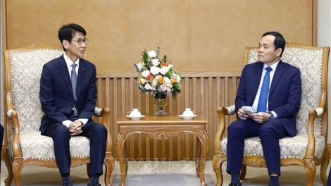 Phŏ Thủ tướng Trần Lưu Quang xơng Phŏ Kơdră Kŏng ti LG