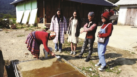 GHEIH MEKRE BRUK NGAK BA-AR “GIANG” DI BANGSA MÔNG