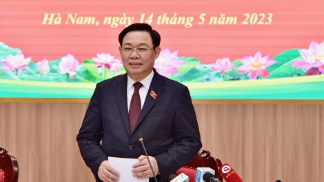 Kruanh Quốc hội Vương Đình Huệ pah kan đah nuĭh leo kan n’gor Hà Nam