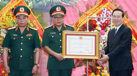 Kăn xiâm hnê ngăn tơnêi têa diâp Mê dai Chiến công ối má Môi ăm Khu tơmâng tong II