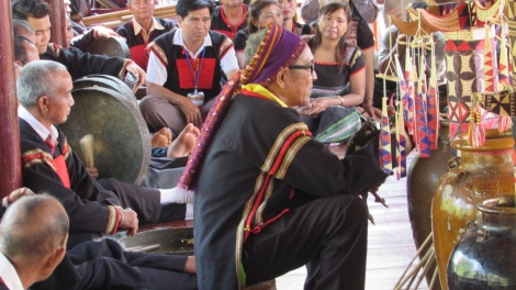 Y Mang – knuă druh khăp kơ bruă ksiêm duah, kriê pioh dhar kreh mnuih Sêdang