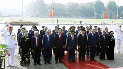 Khua git gai Ping gah hăng Kơnuk kơna ta mut čuă pơsat jep Khua mir sir Hồ Chí Minh