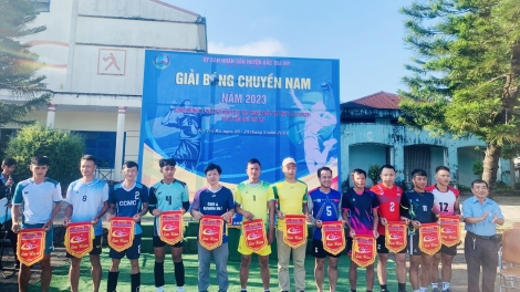 Bắc Trà My bhrợ têng bóng chuyền haanh deh 20 c’moo bhrợ t’vaih chr’hoong