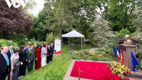 ពត៌មាន ម៉ោង ១៥