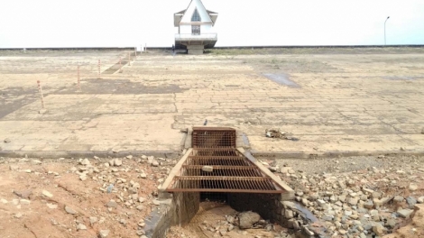 Duh nar jŏ khuch tât nau kan tuch tăm