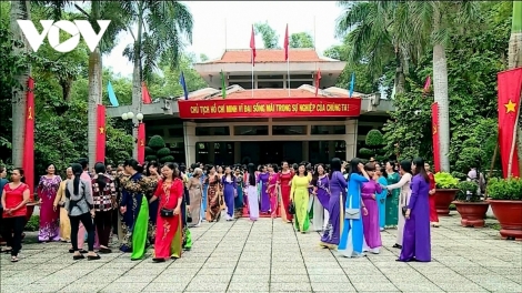 ពត៌មាន ម៉ោង​ ៦