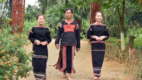 Klei bi mi dua amai adei (Tình thương hai chị em)