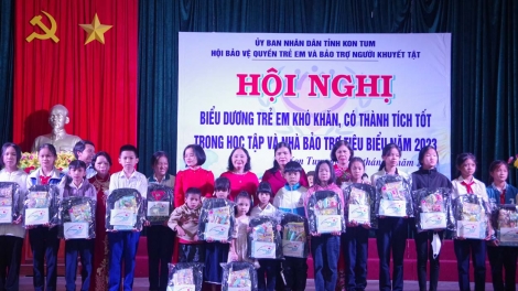 Kon Tum: Rnê nsơm oh kon se geh nău rêh jêr jŏt geh nău dơi âk tâm nău nti