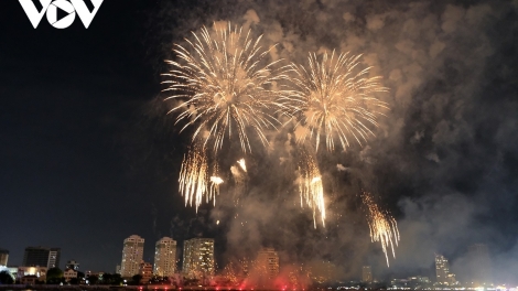 ពត៌មាន ម៉ោង​ ៦