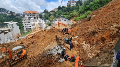 Khua dêh čar tơña bla, juh alum sang anŏ lŏn tơhlŏm ngă ƀơi Đà Lạt