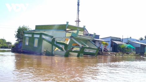 បញ្ហាបាក់ច្រាំងទន្លេនៅខេត្តកាម៉ាវ -ស្រុក១ត្រូវបាក់ដី ៤៥លើក។