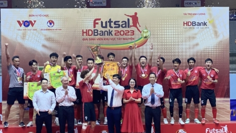 Hnam trưng Đại học Đà Lạt đă sa tơdrong pơlong đă ƀŏng lŏng Futsal HDBank sinh viên tơring Tây Nguyên sơnăm 2023