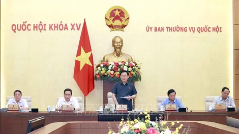 Bhrợ pr’họp Uỷ ban Thường vụ Quốc hội coh cr’chăl 2 g’luh âng pr’họp Quốc hội