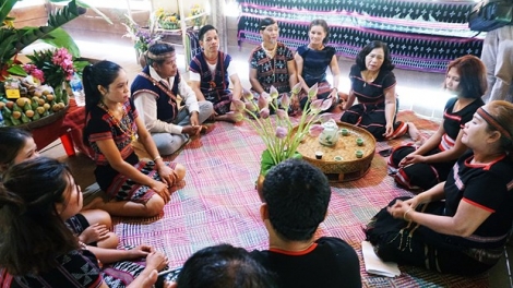 “T’ngay bhiệc bhan pr’loọng đong” đhị vel Văn hóa, Du lịch zập k’bhuh ma nuyh Việt Nam